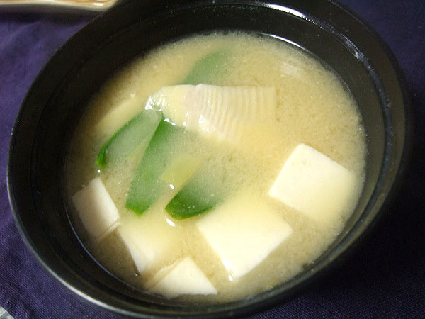 たけのこ・レシピ・筍と豆腐の味噌汁
