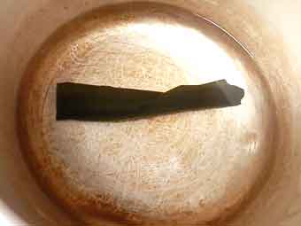 帆立稚貝（ベビーホタテ）の味噌汁の昆布出汁