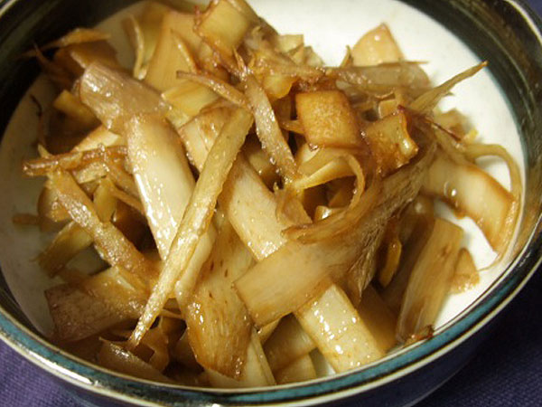たけのこ・和食・惣菜・つまみ・節約レシピ・筍の皮とウドの皮でキンピラ