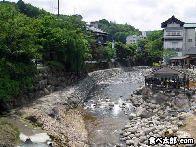 静岡県の修善寺温泉の独鈷の湯と桂川・修善寺川