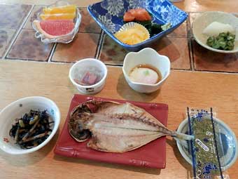 伊豆高原のペンション優雅の朝食セット