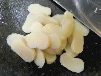 帆立稚貝（ベビーホタテ）八宝菜に使うクワイ