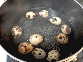 帆立稚貝（ベビーホタテ）八宝菜に使う鶉の卵