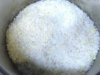 カオマンガイ用の米を炊く