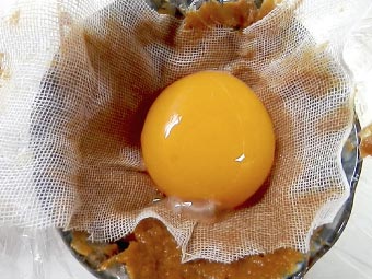 卵黄味噌漬けを1個単位で作る