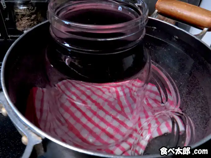 梅酒用の瓶を煮沸消毒する